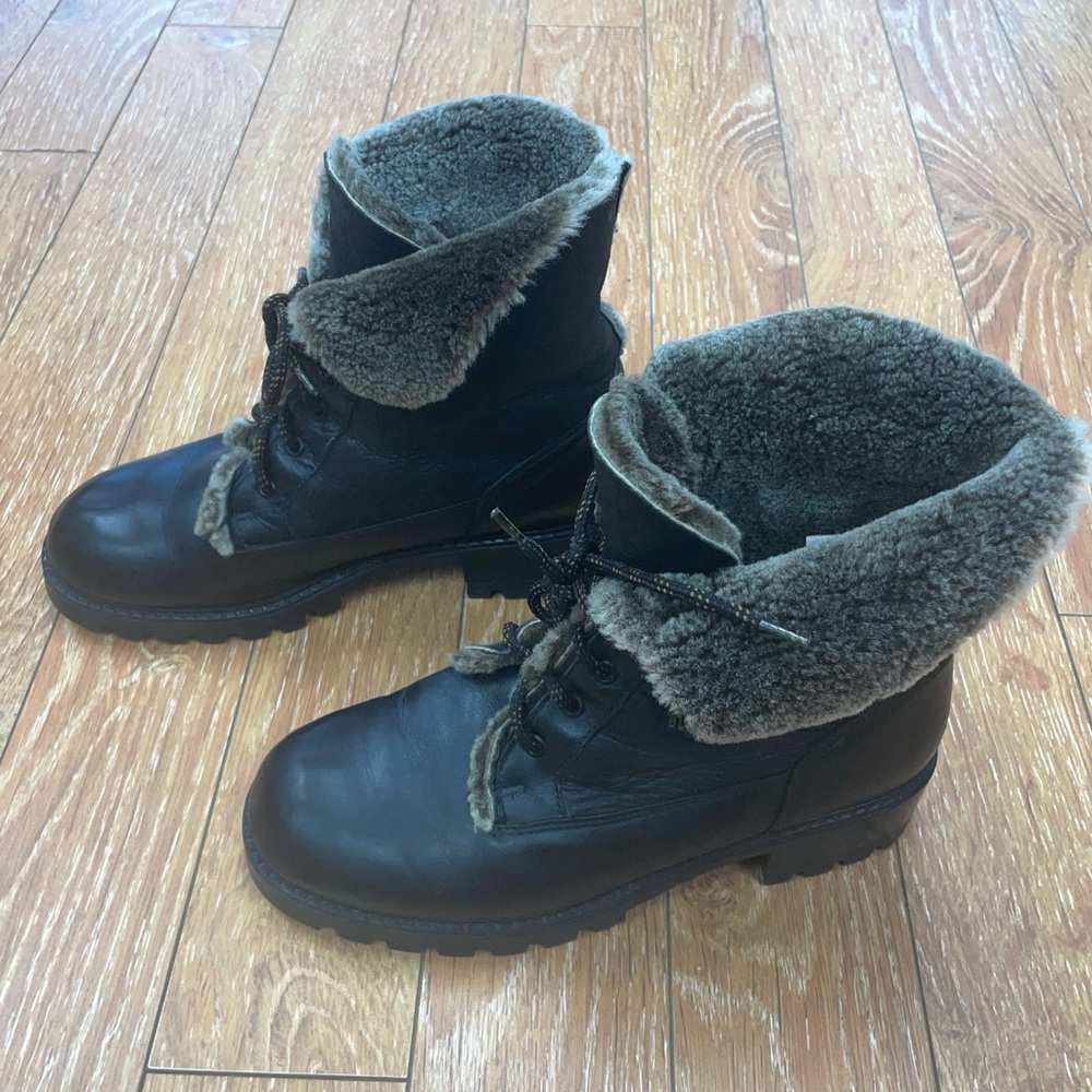 Blondo Genuine Shearling Black Boots - Made in Canada - Sz 9.5